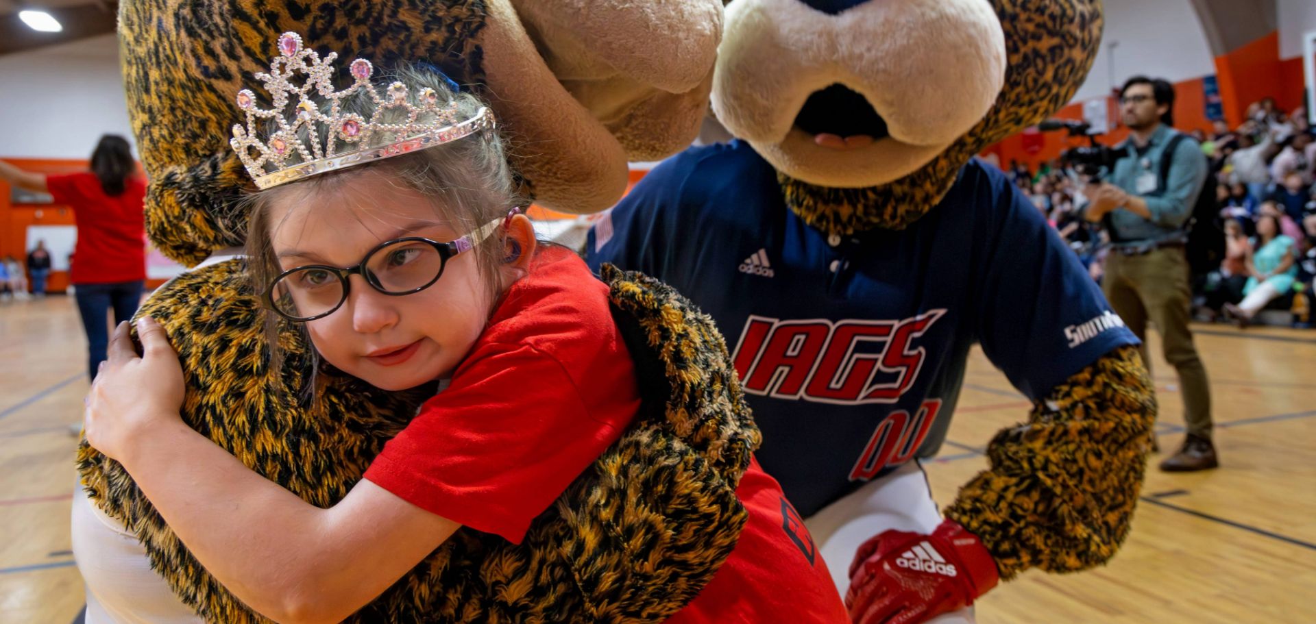 USA Health celebrates Children’s Miracle Network Champion Maci Brown with crowning ceremony