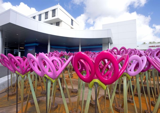 Renowned artist Gay Outlaw creates first public sculpture for her hometown at Children’s & Women’s Hospital