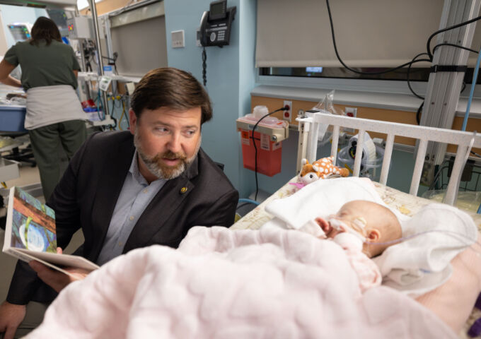 Mayor Spiro participates in NICU read-a-thon at USA Health Children’s & Women’s Hospital