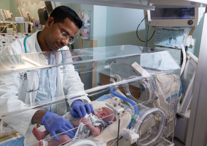 Saminathan Anbalagan, MD treats NICU patient