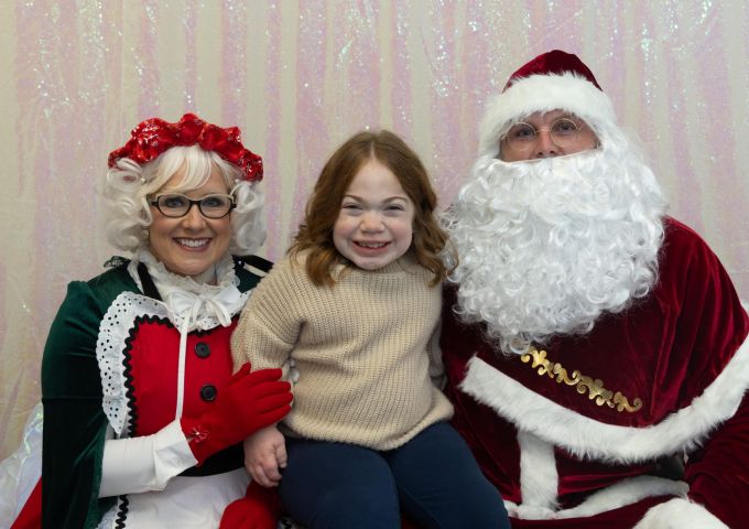 Tree lighting brings wonder and joy to Children’s & Women’s Hospital