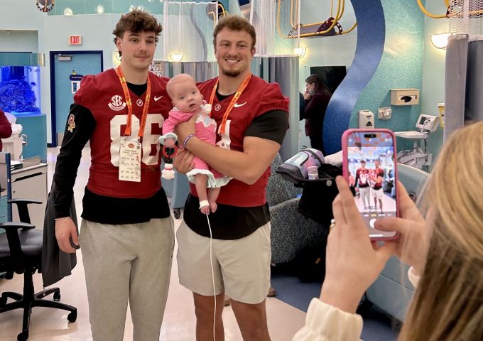 Senior Bowl players visit patients at USA Health Children’s & Women’s Hospital