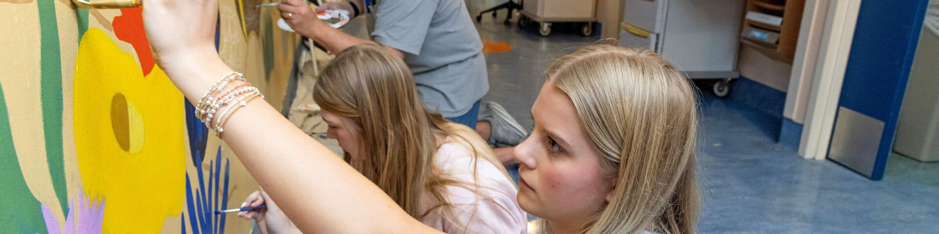 Students create interactive mural in pediatric intensive care unit