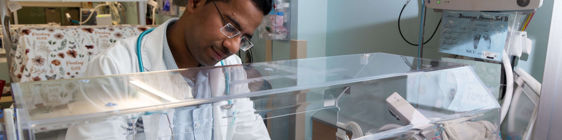 Saminathan Anbalagan, MD treats NICU patient
